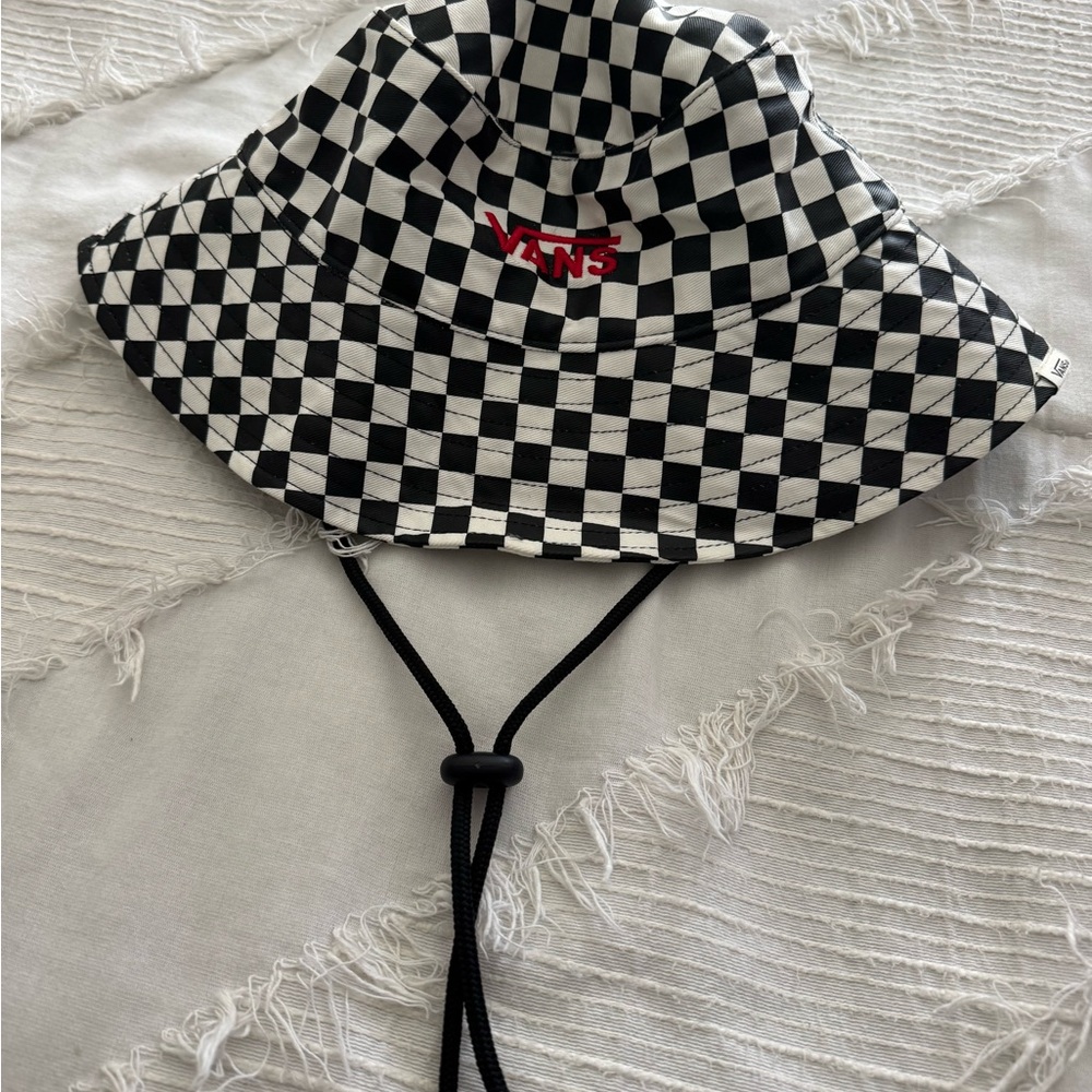 Vans Kids Checkerboard Bucket Hat in Black & White with Red Logo